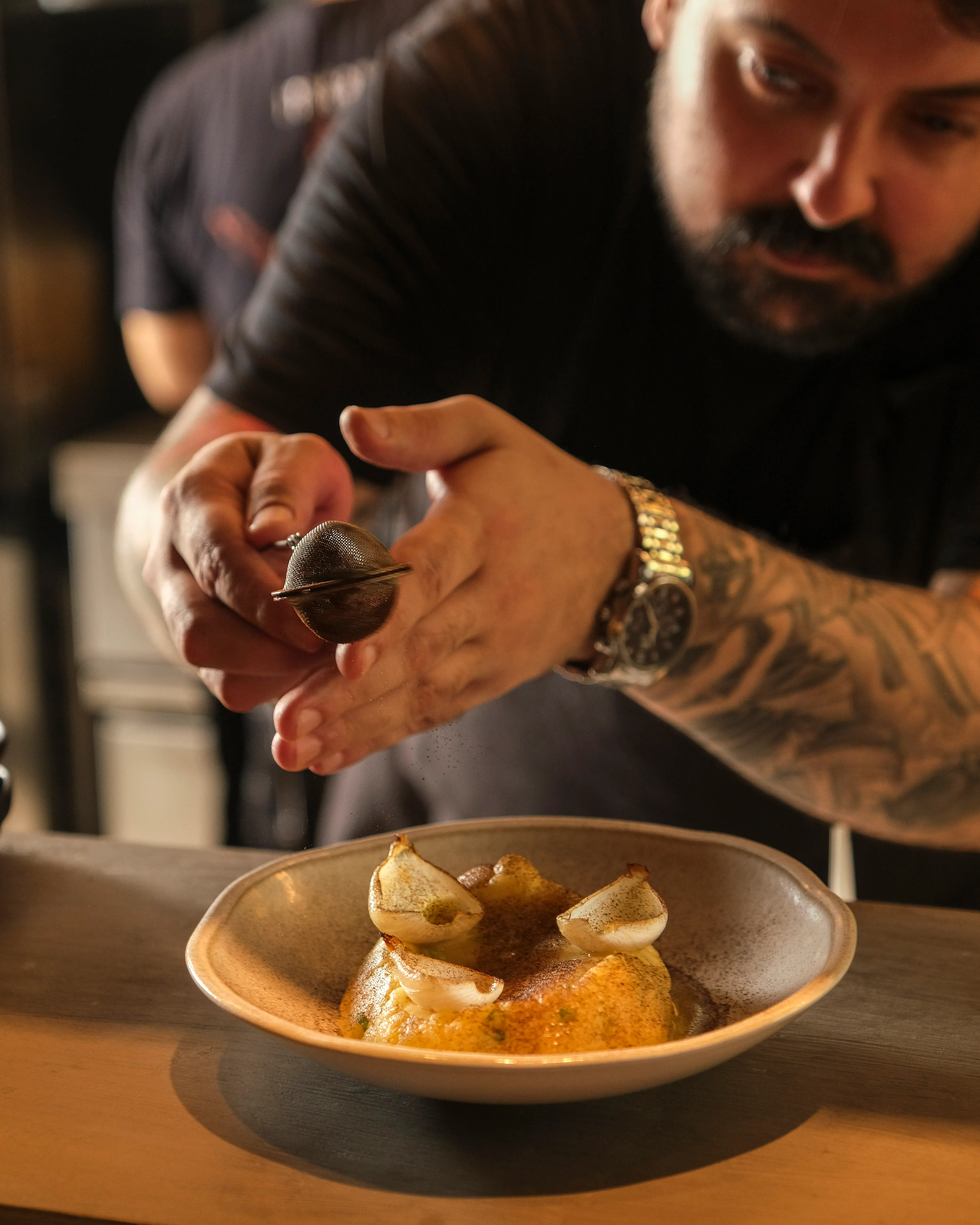 Detalhes e ritmo na cozinha de Ignácio Peixoto